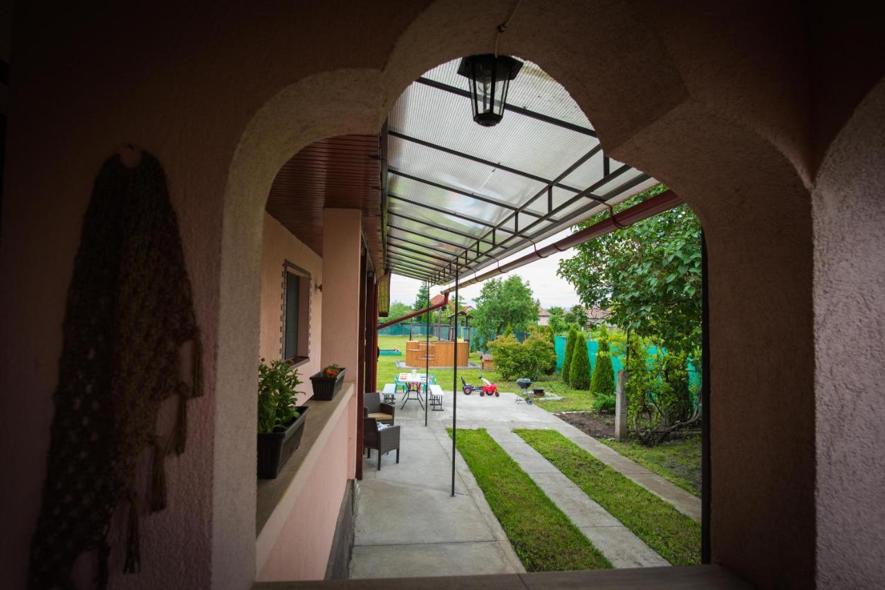 Erika'S Holiday Cottage Peris Bagian luar foto